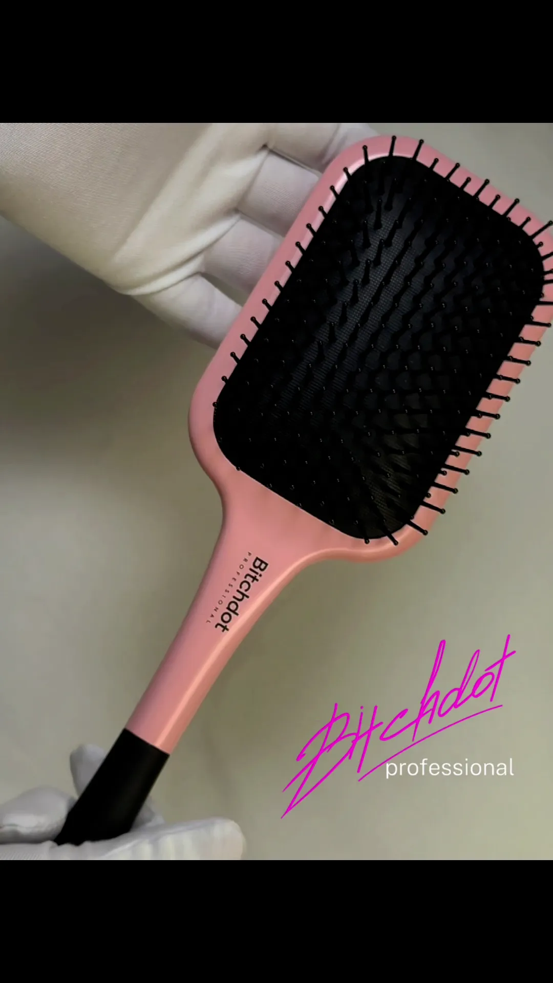 Расческа массажная с мягкой подушечкой Pink